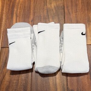 NWOT Women’s Nike Crew Socks